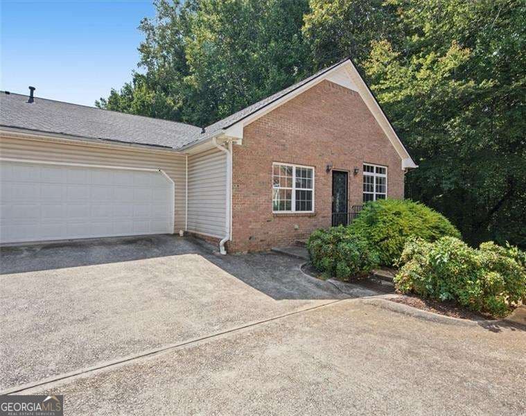 3 bedroom, 3 bathroom, 2,800 sq ft condominium for sale at 3406 Double Eagle Drive 28, Marietta, GA 30008 — photo 1 of 39