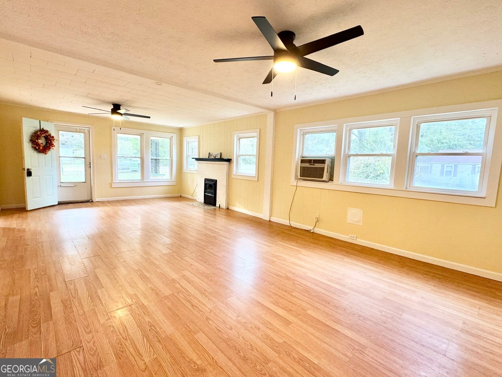 2 bedroom, 1 bathroom, 1,244 sq ft single family residence for sale at 521 Greeson Street, Summerville, GA 30747 — photo 8