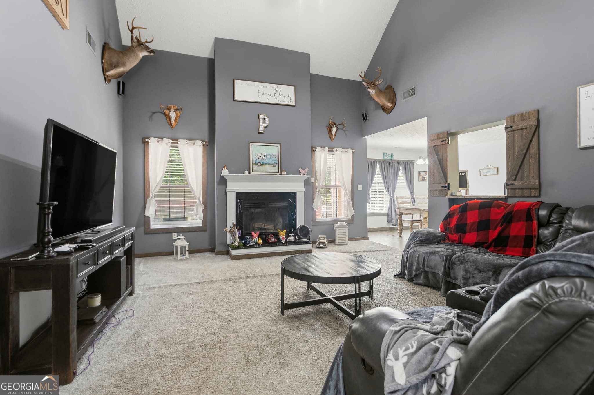 6 bedroom, 3 bathroom, 3,294 sq ft single family residence for sale at 464 Old Carrollton Road, Newnan, GA 30263 — photo 6
