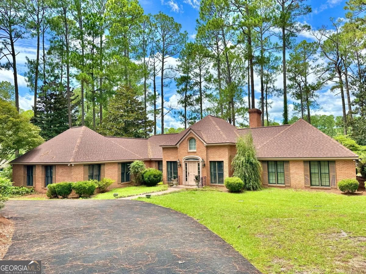 2 bedroom, 2.5 bathroom, 2,713 sq ft single family residence for sale at 1236 7th Avenue, Eastman, GA 31023 — photo 2