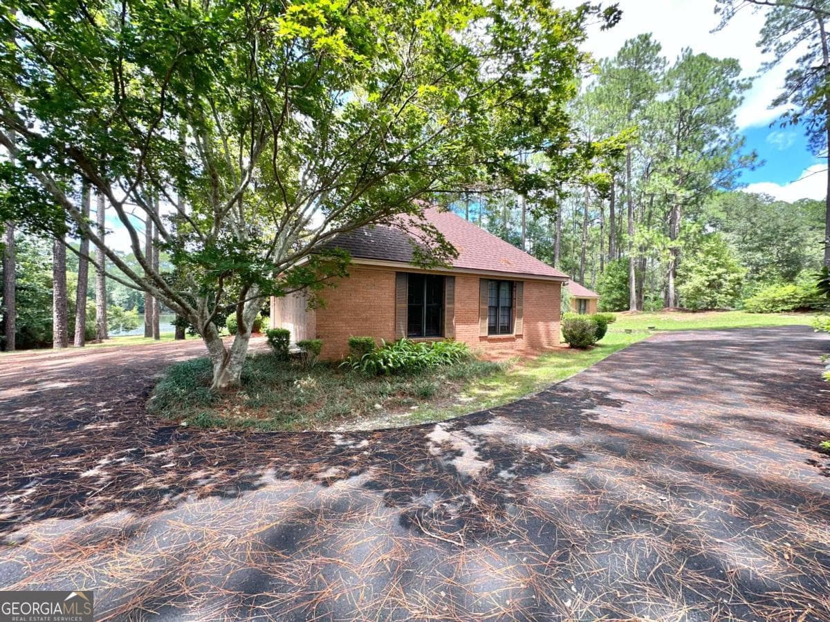 2 bedroom, 2.5 bathroom, 2,713 sq ft single family residence for sale at 1236 7th Avenue, Eastman, GA 31023 — photo 5