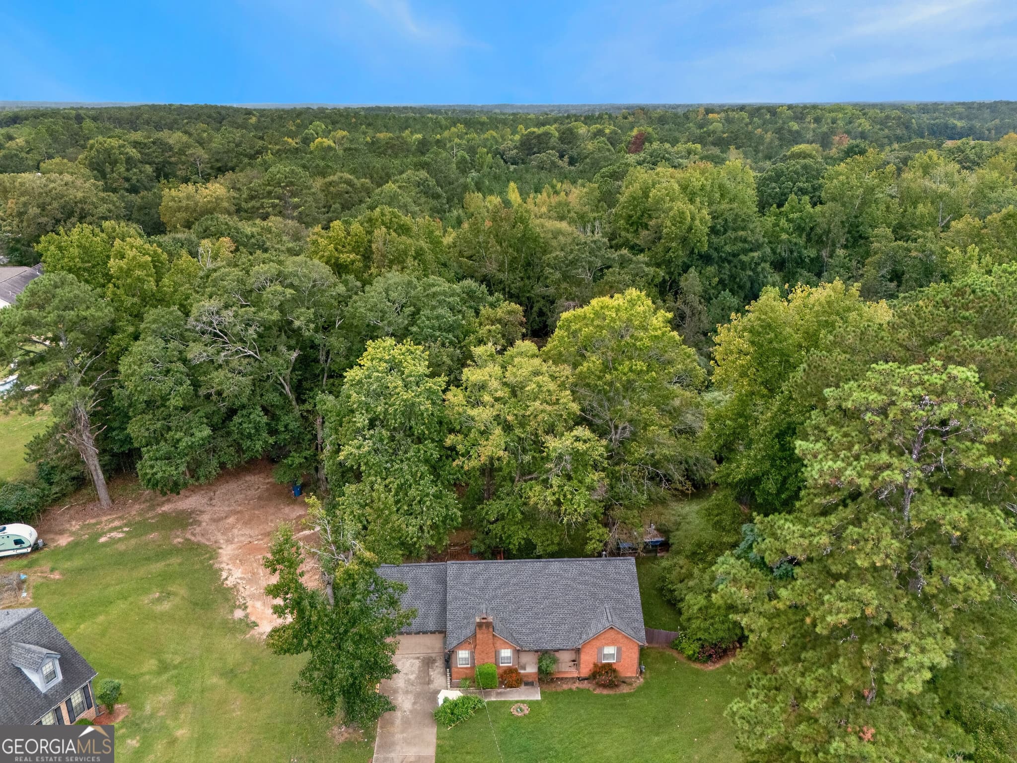 3 bedroom, 2 bathroom, 1,422 sq ft single family residence for sale at 550 Creekwood Court, Conyers, GA 30094 — photo 5