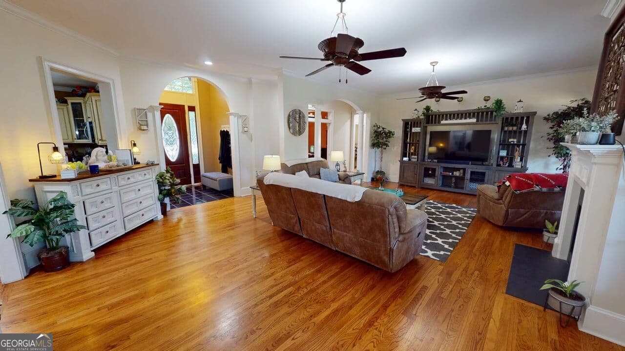 3 bedroom, 2.5 bathroom, 2,273 sq ft single family residence for sale at 165 Buena Vista Street, Winder, GA 30680 — photo 6