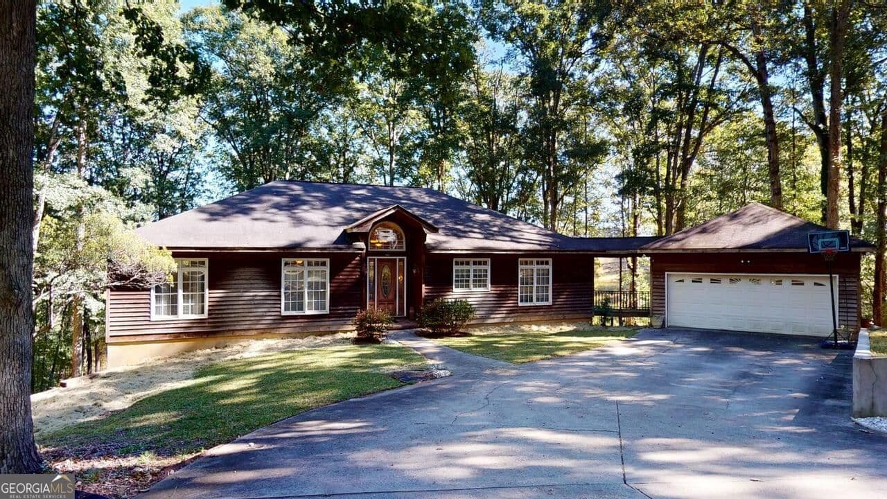 3 bedroom, 2.5 bathroom, 2,273 sq ft single family residence for sale at 165 Buena Vista Street, Winder, GA 30680