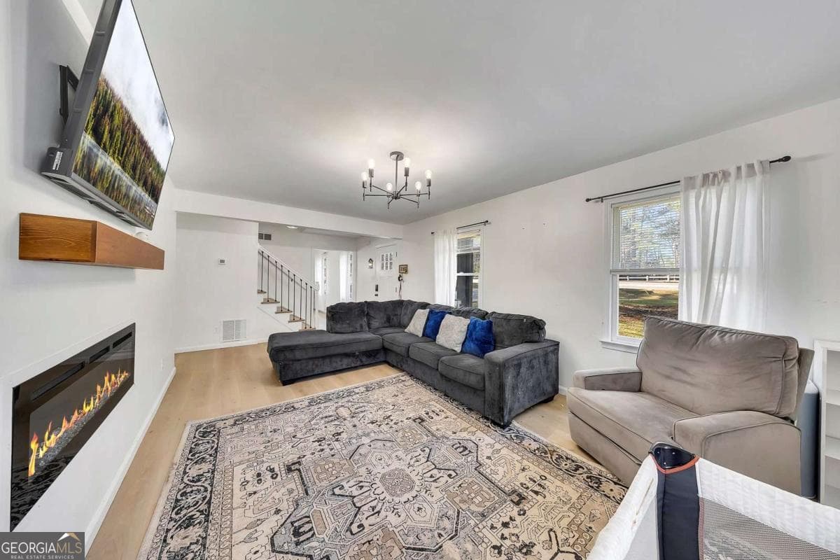 4 bedroom, 2.5 bathroom, 2,080 sq ft single family residence for sale at 2328 Carnes Road, Jonesboro, GA 30236 — photo 7