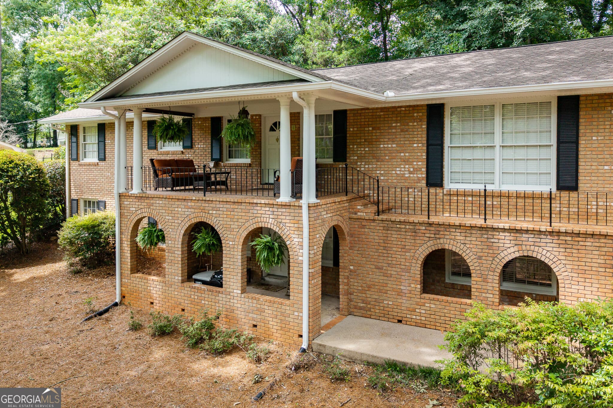4 bedroom, 3 bathroom, 3,600 sq ft single family residence for sale at 530 Westview Drive, Athens, GA 30606 — photo 2