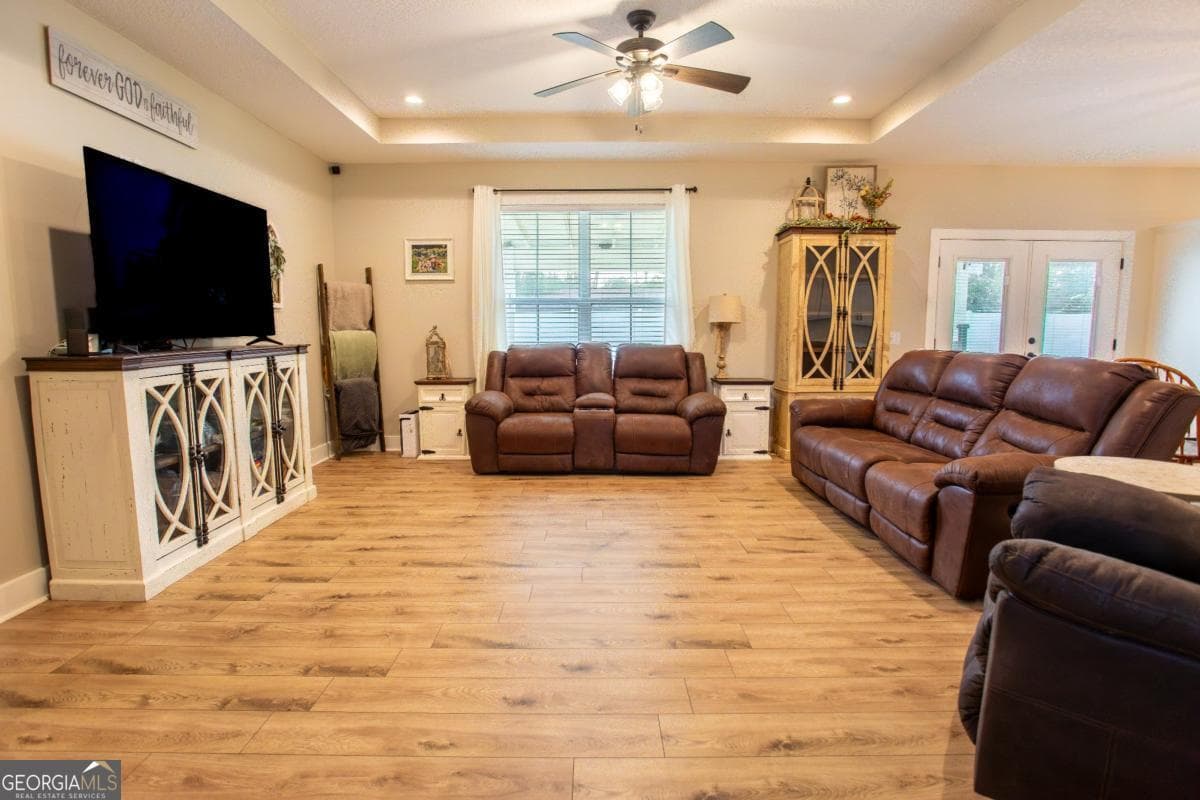 3 bedroom, 2 bathroom, 1,796 sq ft single family residence under contract at 486 Old Blackshear Road, Baxley, GA 31513 — photo 3