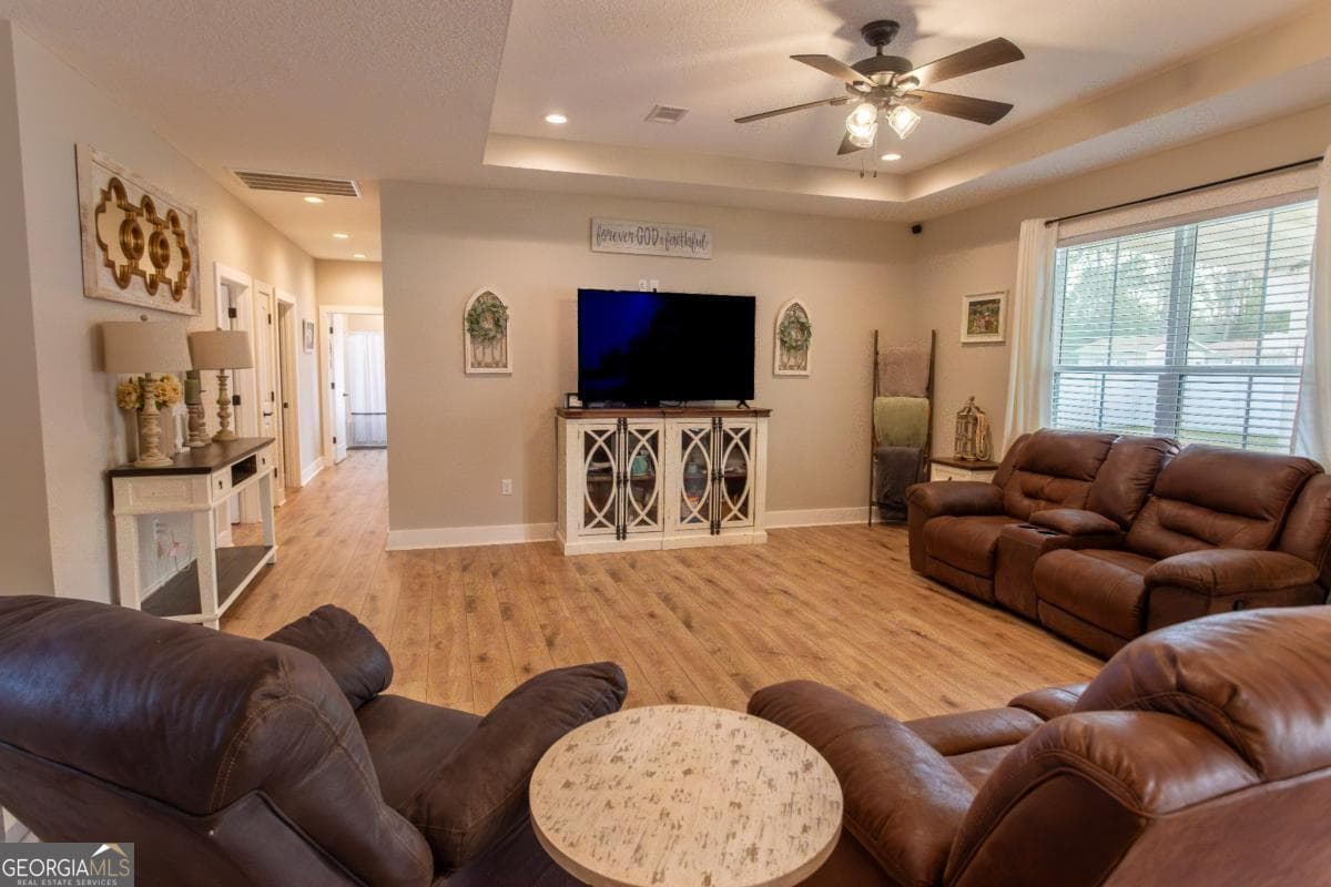 3 bedroom, 2 bathroom, 1,796 sq ft single family residence under contract at 486 Old Blackshear Road, Baxley, GA 31513 — photo 5