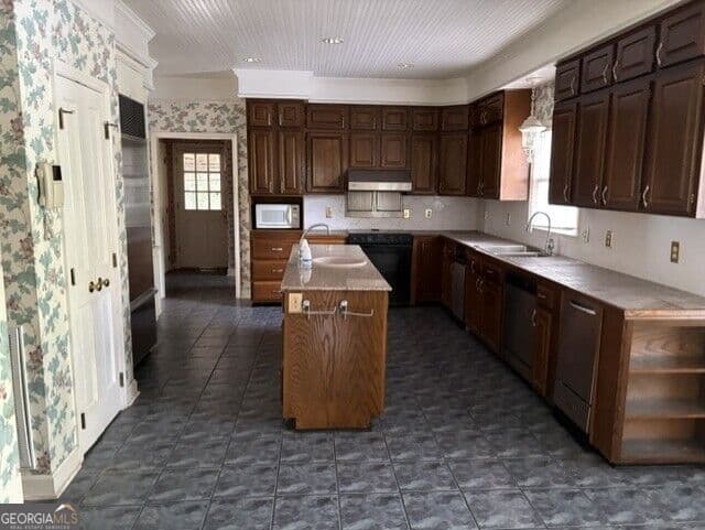 5 bedroom, 4.5 bathroom, 3,417 sq ft single family residence for sale at 101 Brigantine Court, Bonaire, GA 31005 — photo 5
