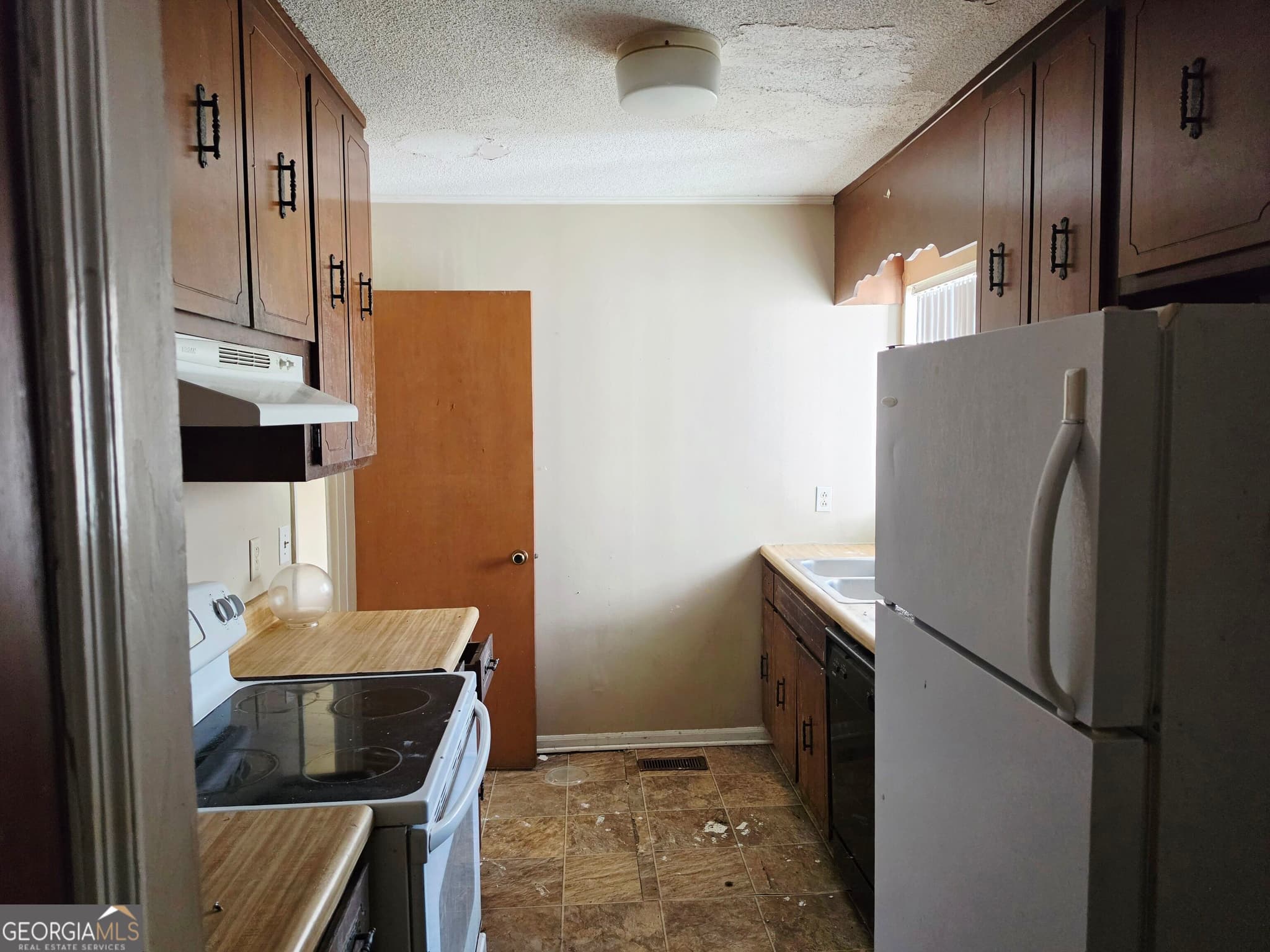 3 bedroom, 2 bathroom, 1,265 sq ft single family residence for sale at 601 Friar Tuck Lane, Macon, GA 31220 — photo 7