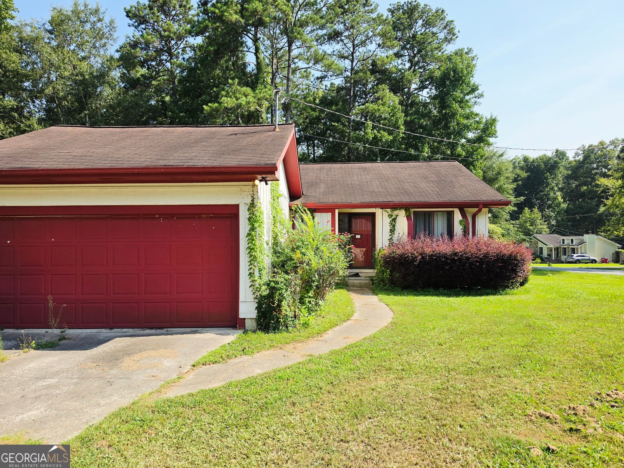 3 bedroom, 2 bathroom, 1,265 sq ft single family residence for sale at 601 Friar Tuck Lane, Macon, GA 31220 — photo 1 of 9