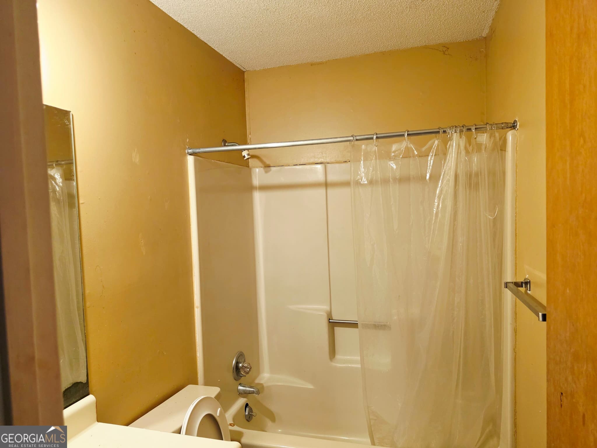 3 bedroom, 2 bathroom, 1,265 sq ft single family residence for sale at 601 Friar Tuck Lane, Macon, GA 31220 — photo 5