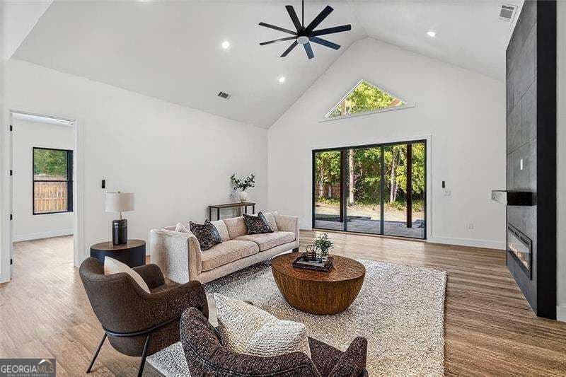 4 bedroom, 3.5 bathroom, 3,307 sq ft single family residence for sale at 520 Rockbridge Road, Lilburn, GA 30047 — photo 5