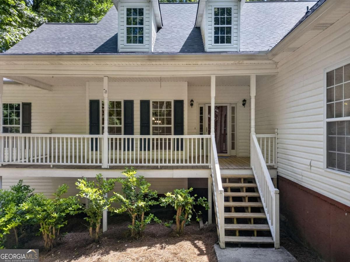 3 bedroom, 3 bathroom, 3,267 sq ft single family residence sold at 6 Blacks Cabin Way, Dallas, GA 30132