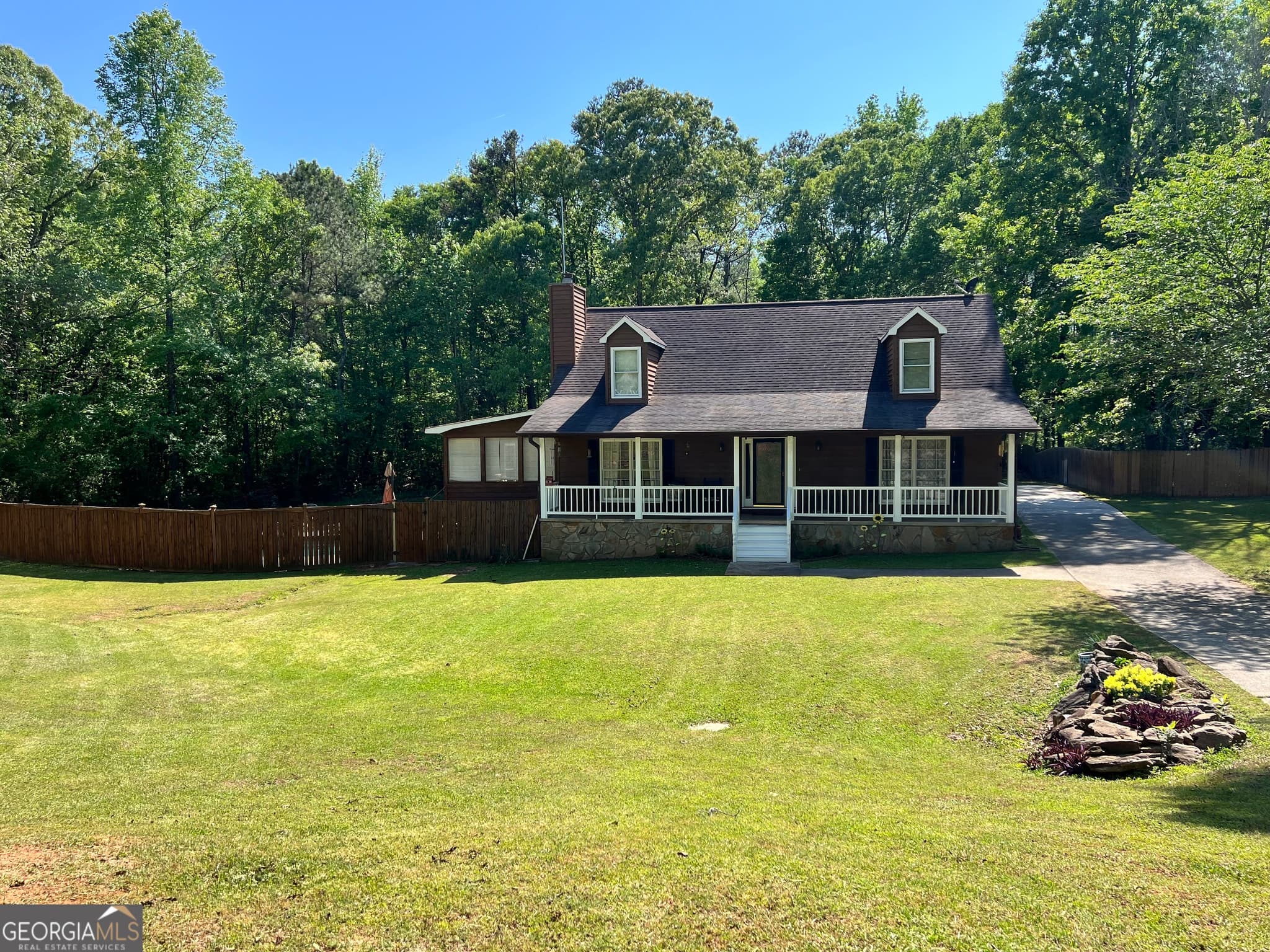 3 bedroom, 2 bathroom, 1,916 sq ft single family residence sold at 96 Daniel Court, Mcdonough, GA 30253