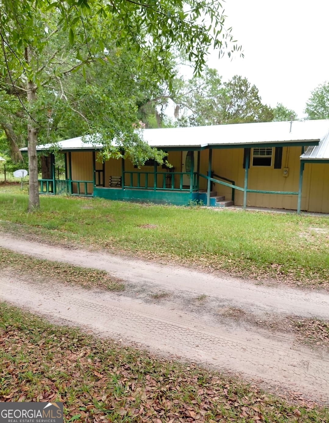 3 bedroom, 1 bathroom, 1,300 sq ft single family residence for sale at 436 Russell Boulevard, St. George, GA 31562