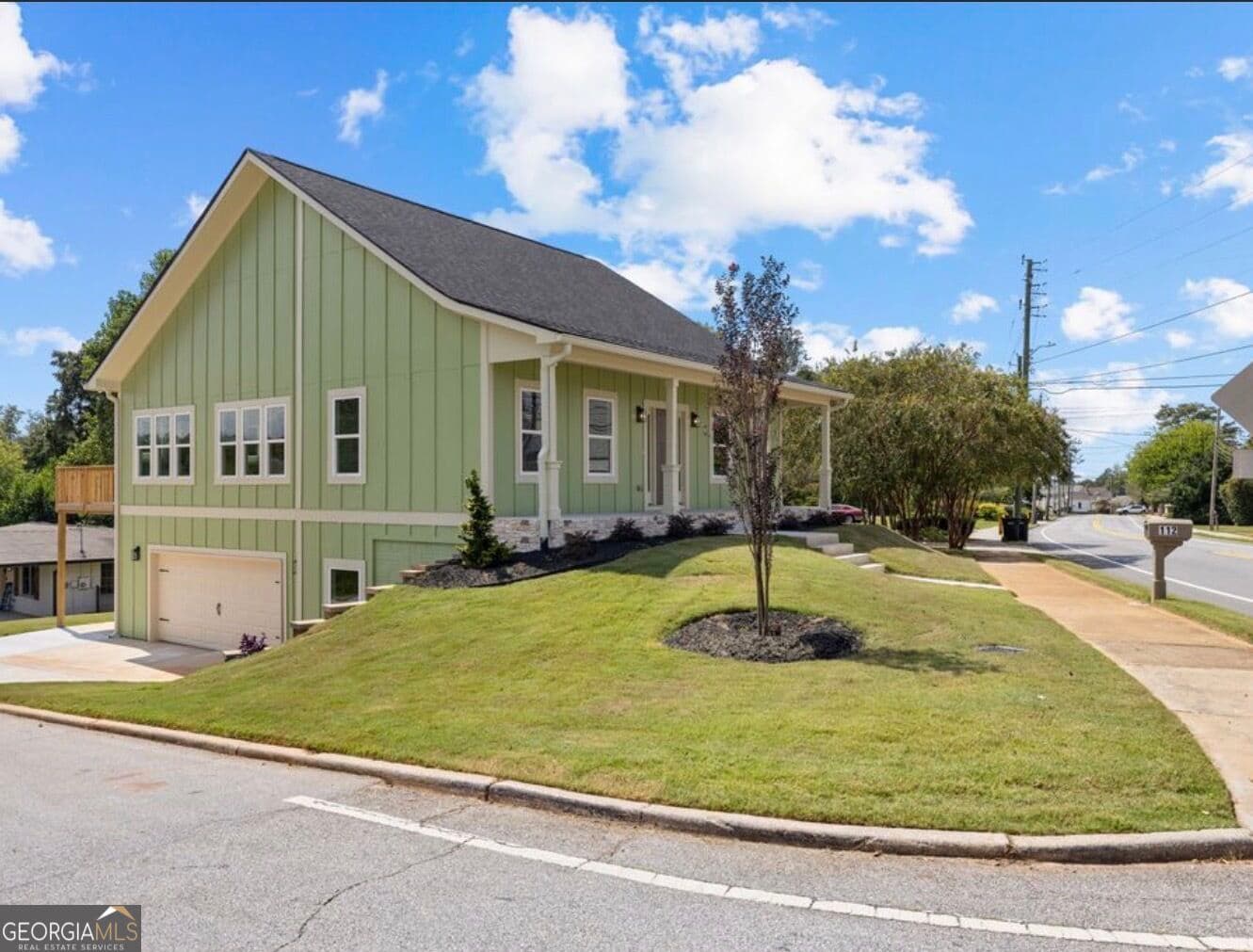 4 bedroom, 4 bathroom, 3,300 sq ft single family residence for sale at 112 Lagrange Street, Newnan, GA 30263 — photo 5