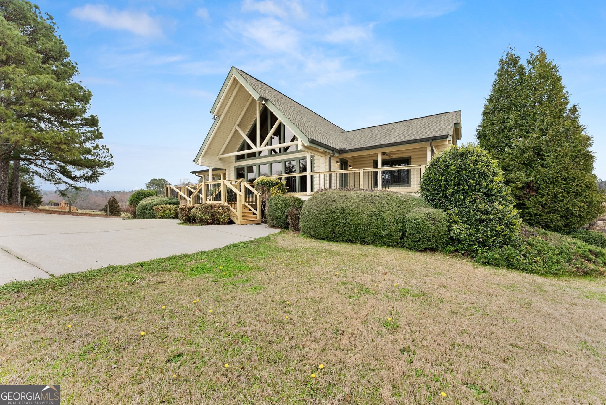 5 bedroom, 2.5 bathroom, 5,544 sq ft cabin,single family residence for sale at 40 Benton Road, Jefferson, GA 30549 — photo 3