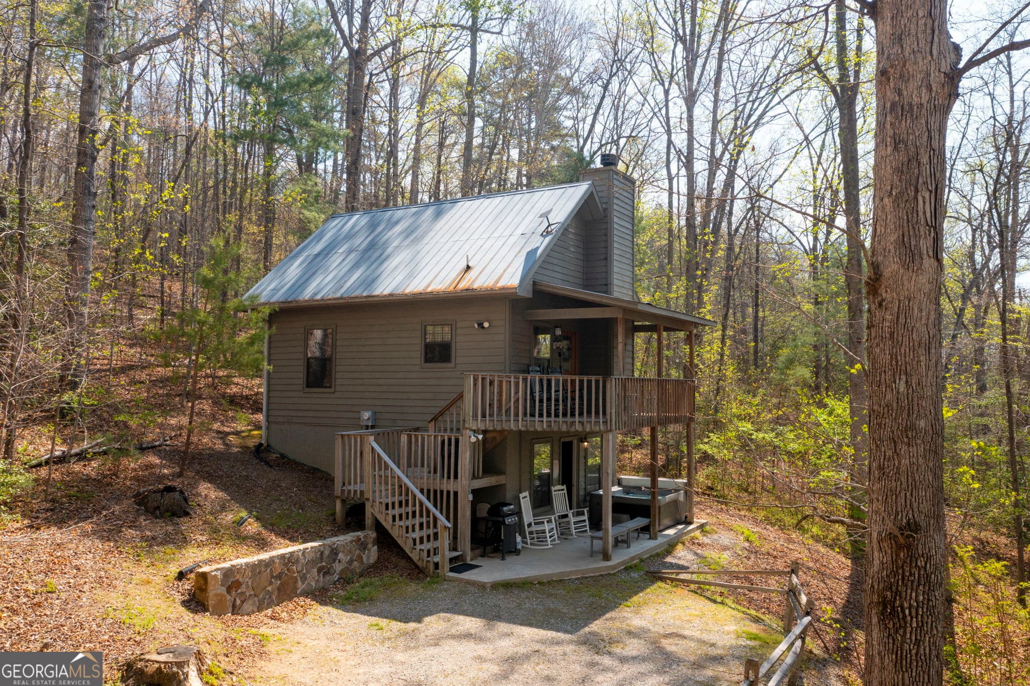 2 bedroom, 1 bathroom, 580 sq ft cabin,loft,single family residence sold at 318 Turner Drive, Blairsville, GA 30512