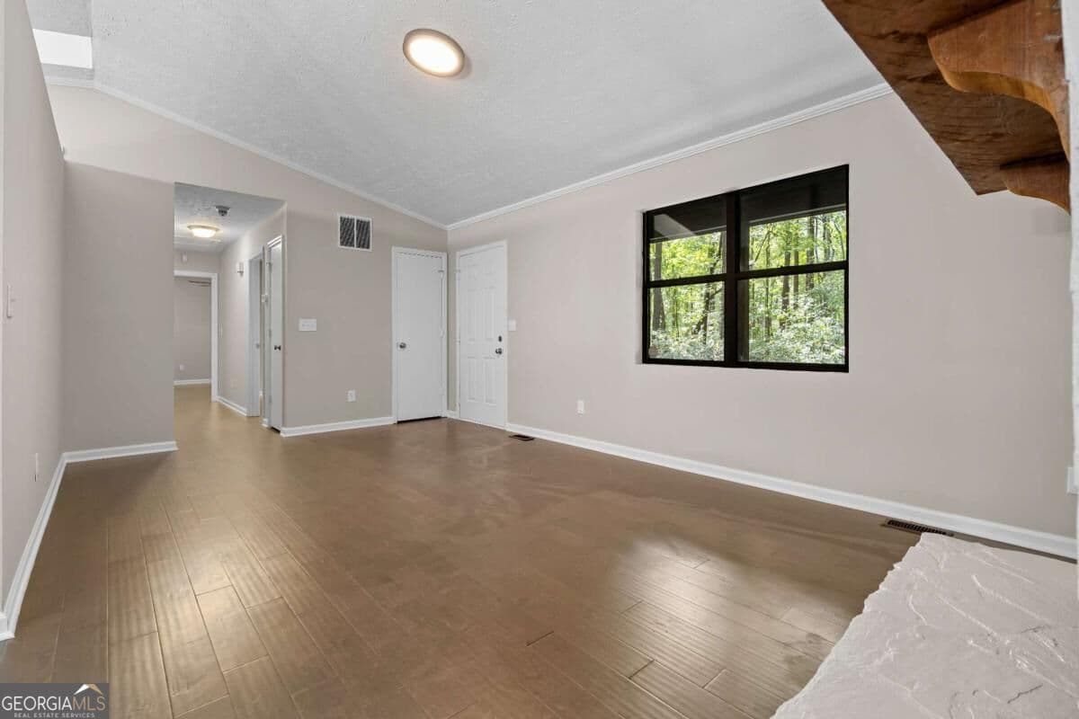 2 bedroom, 2 bathroom, 1,244 sq ft single family residence for sale at 4006 Lake Acworth Drive, Acworth, GA 30101 — photo 6