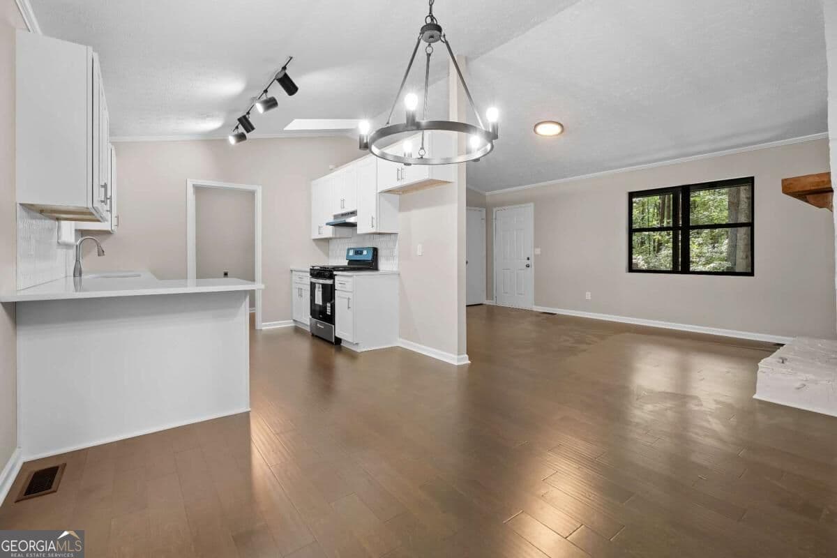 2 bedroom, 2 bathroom, 1,244 sq ft single family residence for sale at 4006 Lake Acworth Drive, Acworth, GA 30101 — photo 9