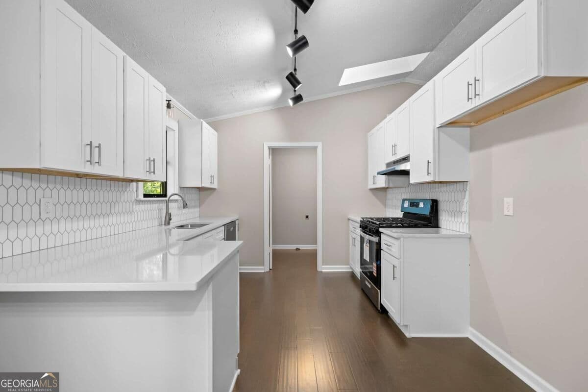 2 bedroom, 2 bathroom, 1,244 sq ft single family residence for sale at 4006 Lake Acworth Drive, Acworth, GA 30101 — photo 10