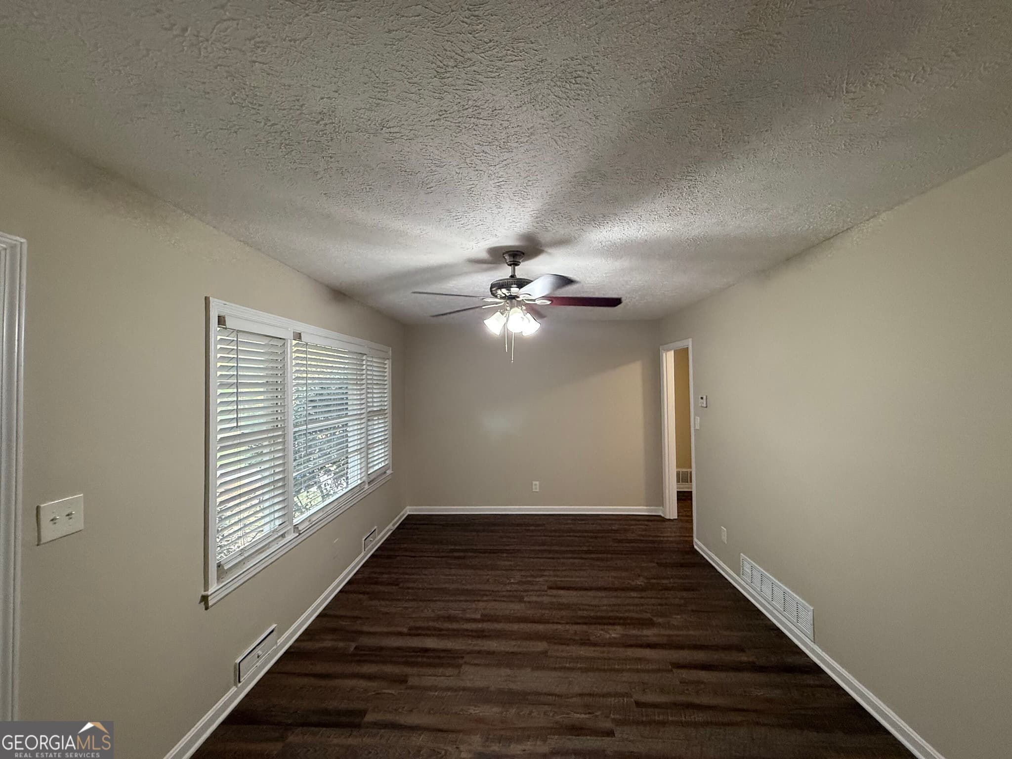 4 bedroom, 2 bathroom, 1,561 sq ft single family residence for sale at 2431 Ivydale Drive, Atlanta, GA 30311 — photo 3
