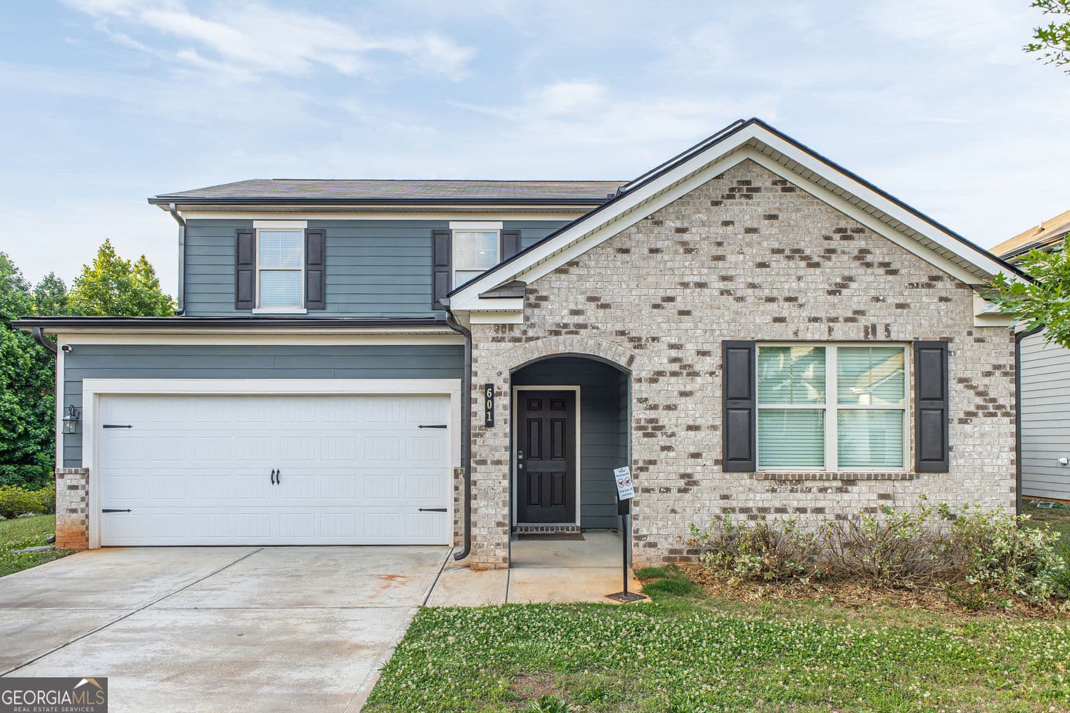 5 bedroom, 3 bathroom, 2,670 sq ft single family residence sold at 601 Moorings Avenue, Mcdonough, GA 30253