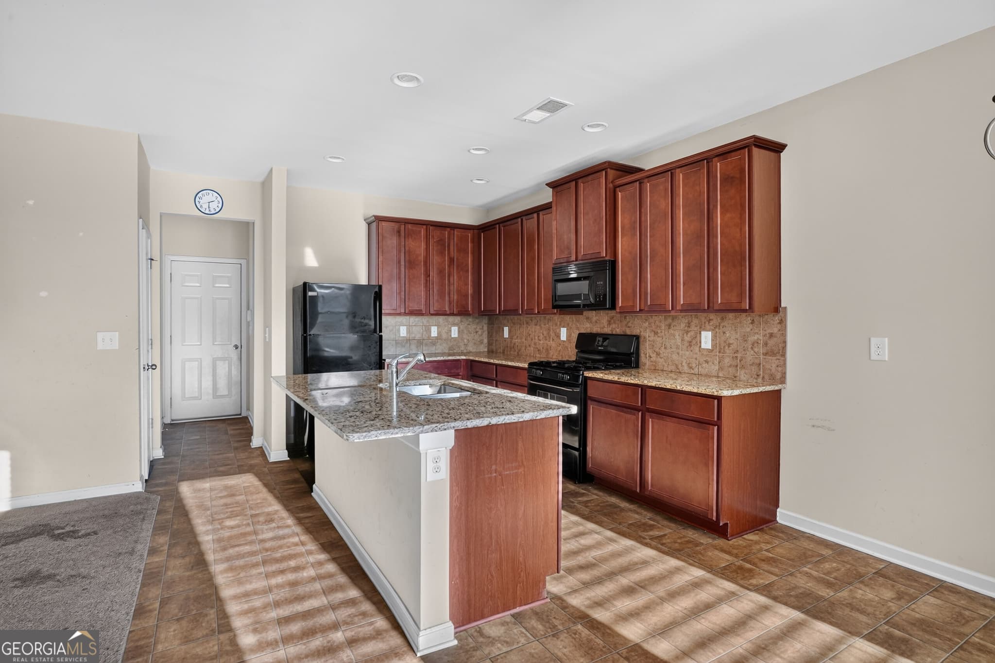 3 bedroom, 2.5 bathroom, 1,975 sq ft single family residence for sale at 2303 Polaris Way, South Fulton, GA 30331 — photo 3