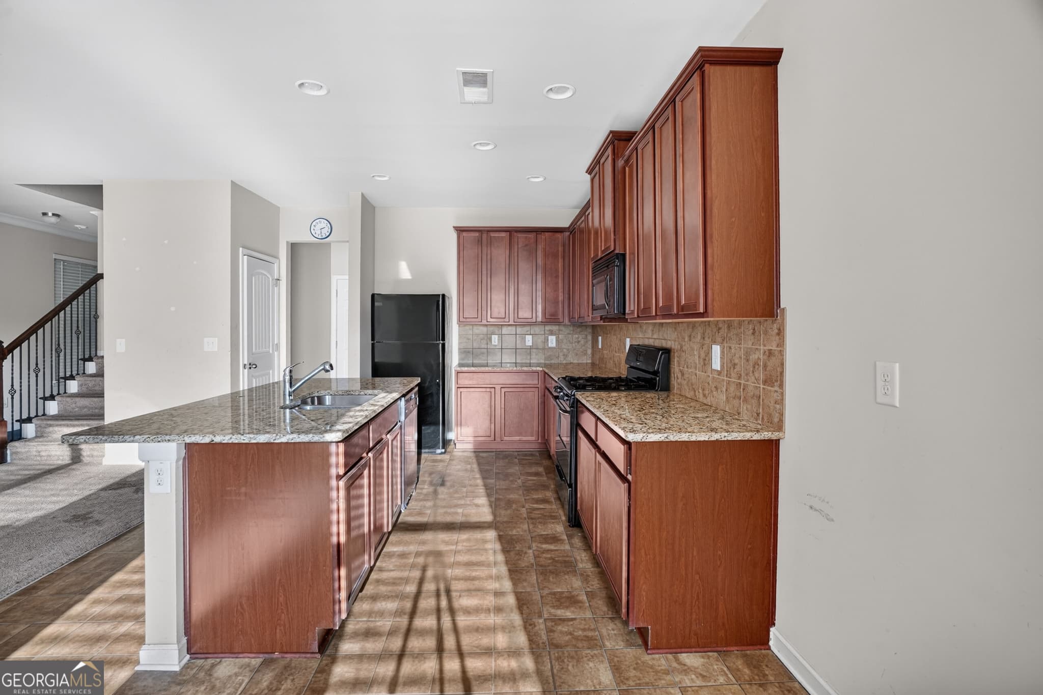 3 bedroom, 2.5 bathroom, 1,975 sq ft single family residence for sale at 2303 Polaris Way, South Fulton, GA 30331 — photo 5