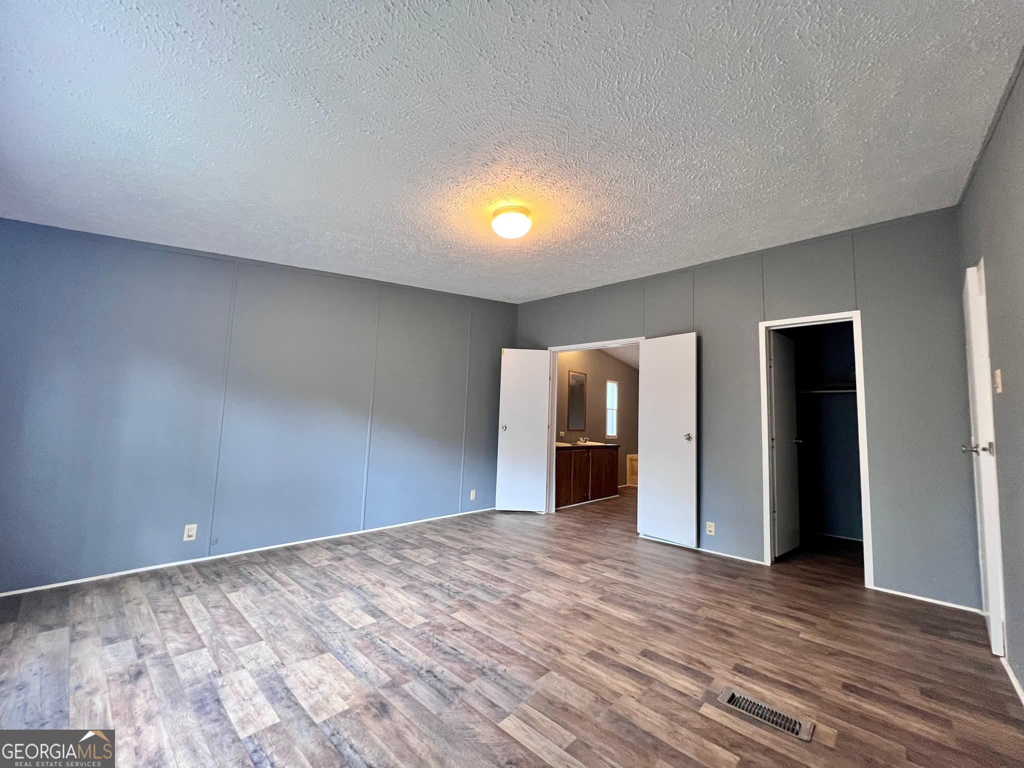3 bedroom, 2 bathroom, 1,736 sq ft single family residence for sale at 290 Forestwood Drive, Macon, GA 31217 — photo 9