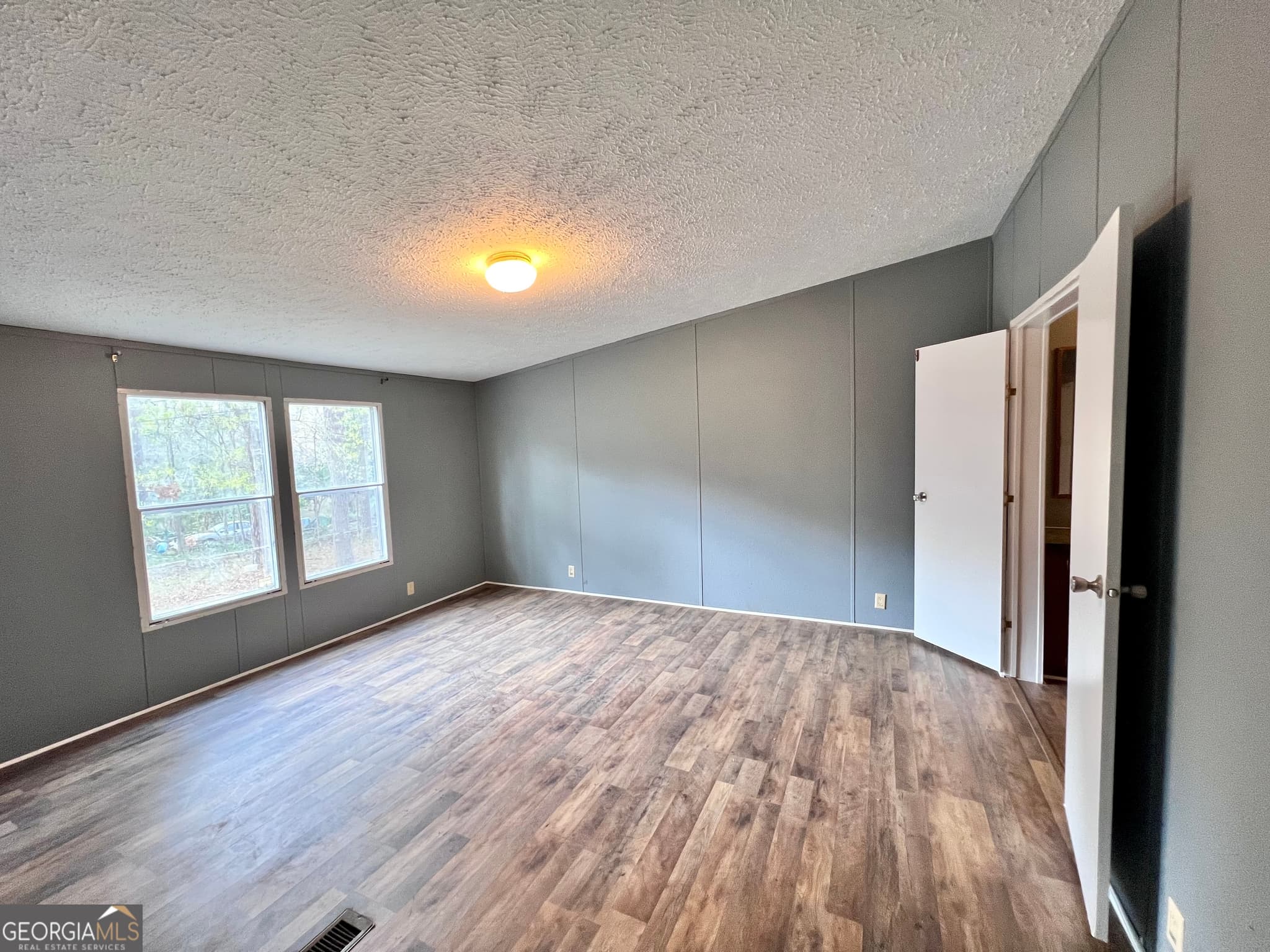 3 bedroom, 2 bathroom, 1,736 sq ft single family residence for sale at 290 Forestwood Drive, Macon, GA 31217 — photo 10