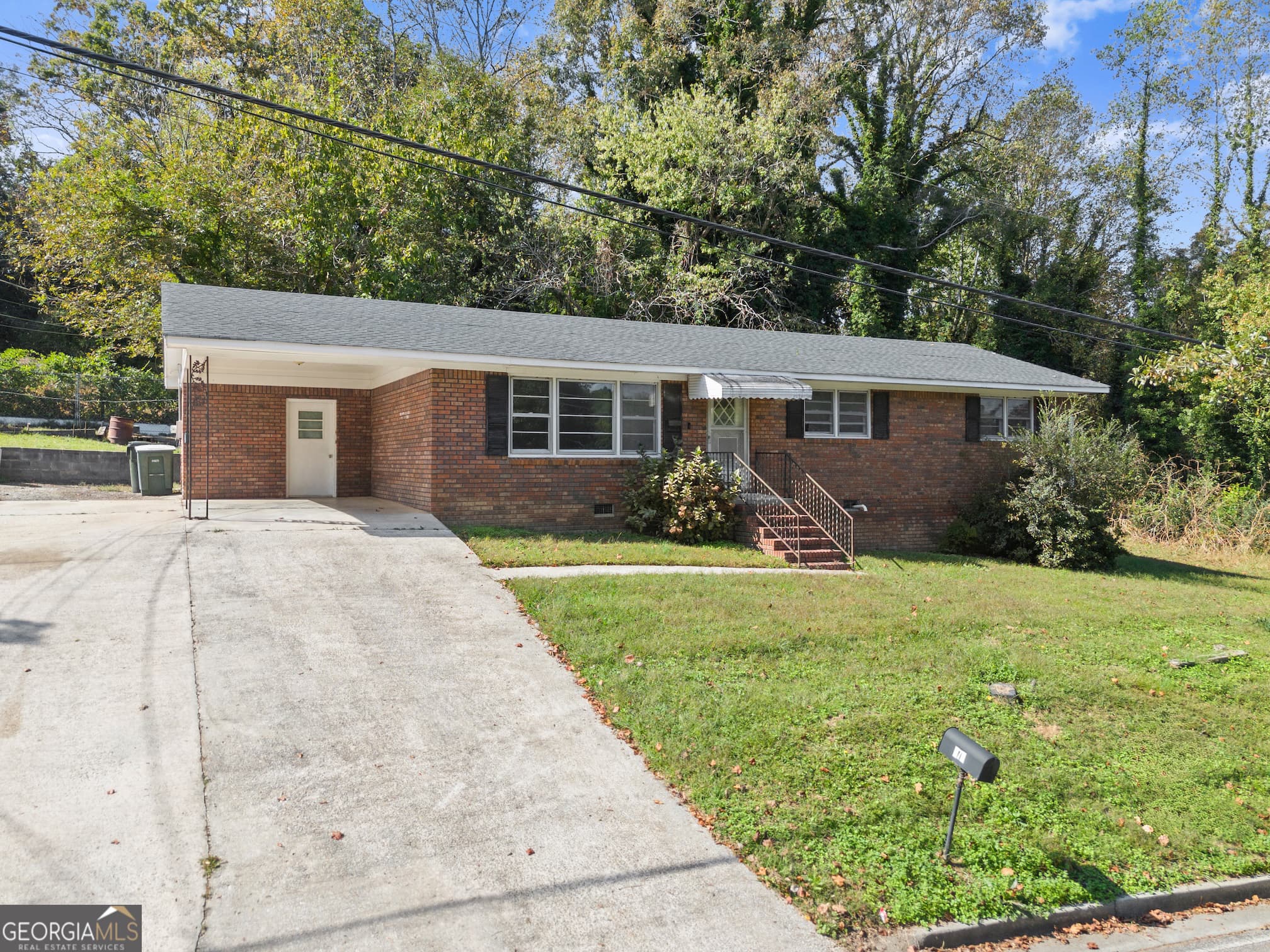 3 bedroom, 1.5 bathroom, 1,275 sq ft single family residence for sale at 574 S Sage Street, Toccoa, GA 30577 — photo 2