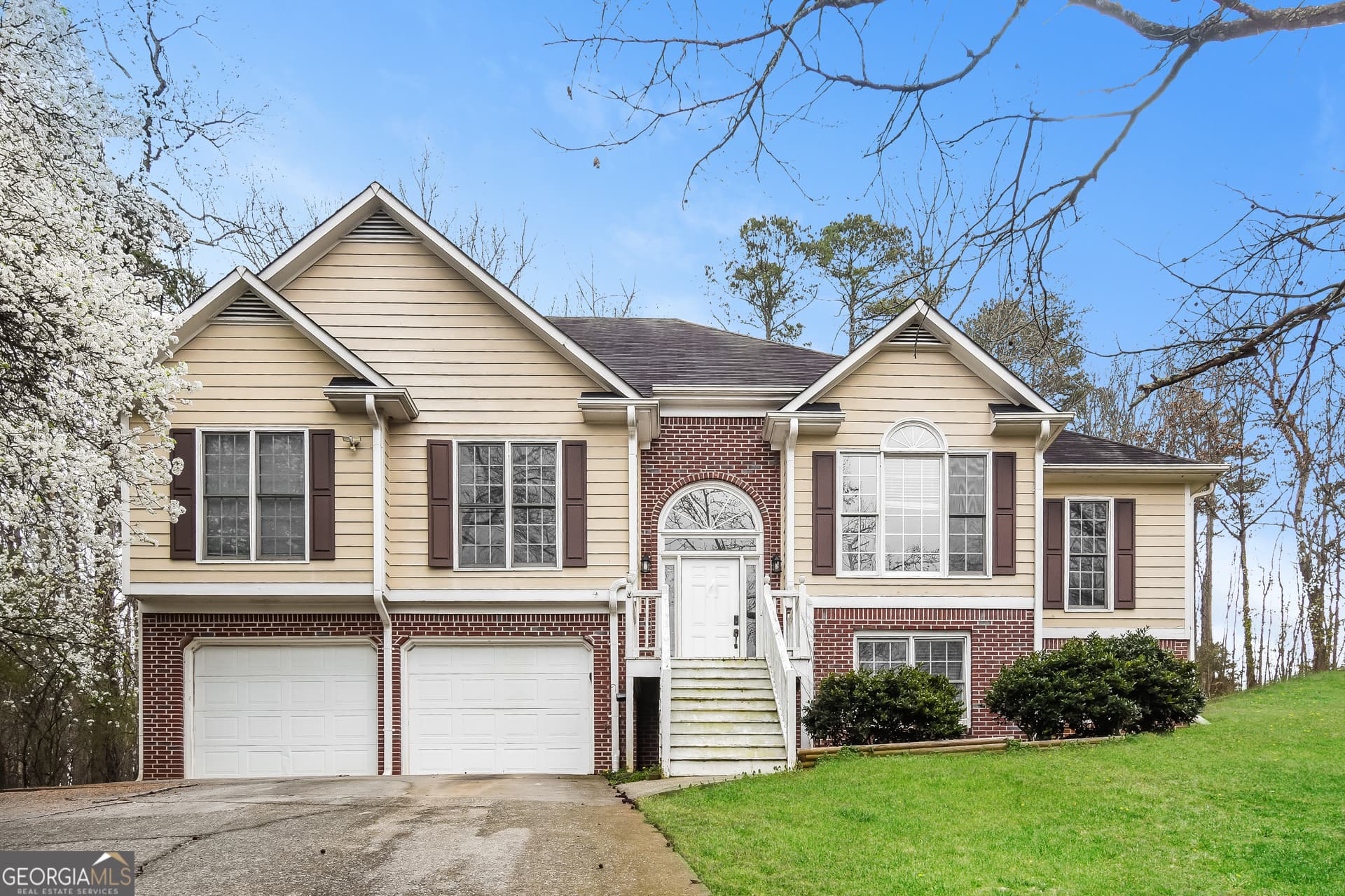 4 bedroom, 3 bathroom, 2,748 sq ft single family residence for sale at 129 Wellington Court, Dallas, GA 30157