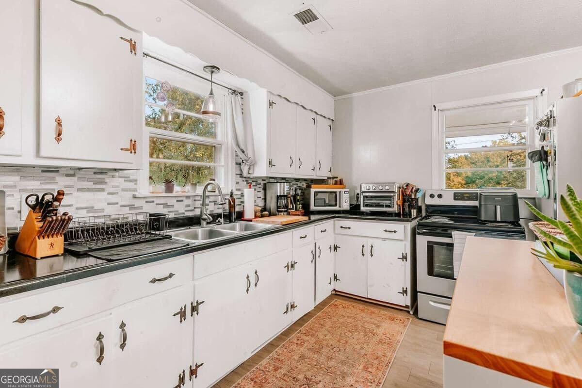 3 bedroom, 2 bathroom, 1,718 sq ft single family residence for sale at 960 Shirley Road, Royston, GA 30662 — photo 6