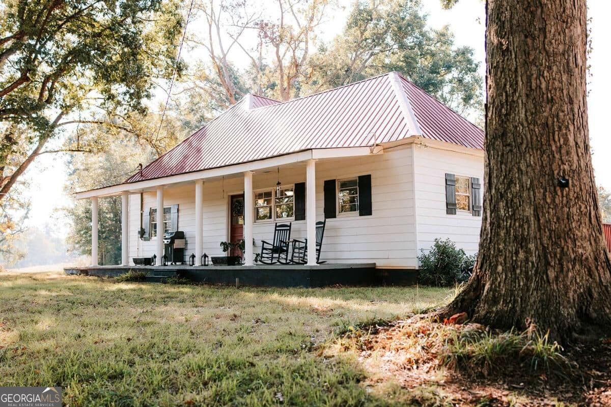 3 bedroom, 2 bathroom, 1,718 sq ft single family residence for sale at 960 Shirley Road, Royston, GA 30662 — photo 1 of 45