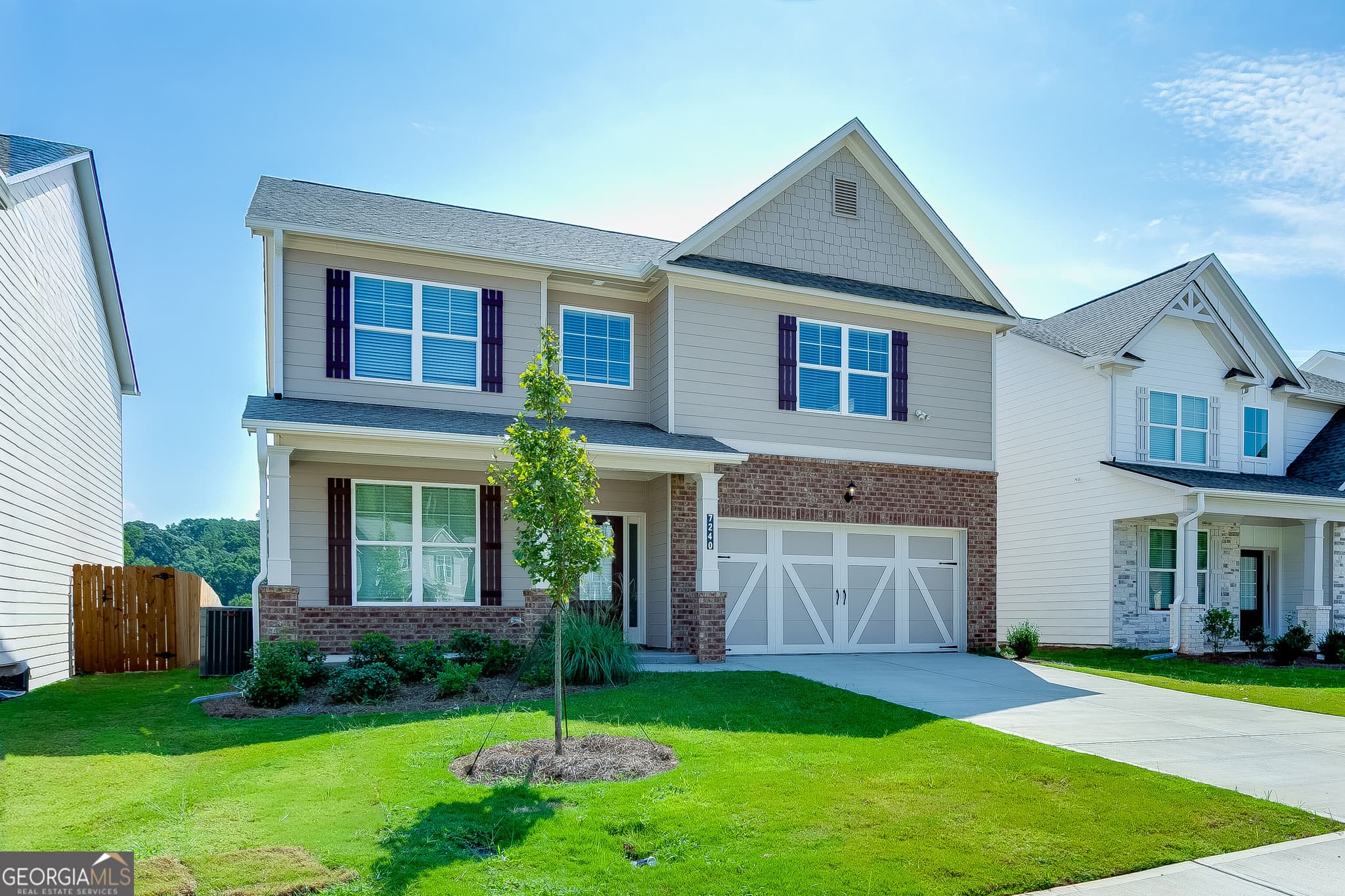 5 bedroom, 3.5 bathroom, 2,562 sq ft single family residence for rent at 7240 Millbrae Walk, Flowery Branch, GA 30542 for $2,750 a month — photo 2