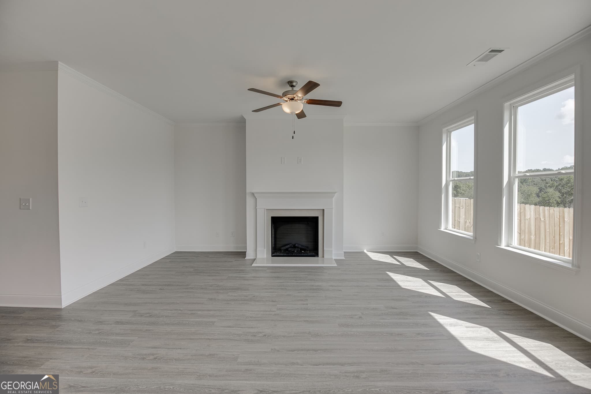 5 bedroom, 3.5 bathroom, 2,562 sq ft single family residence for rent at 7240 Millbrae Walk, Flowery Branch, GA 30542 for $2,750 a month — photo 9