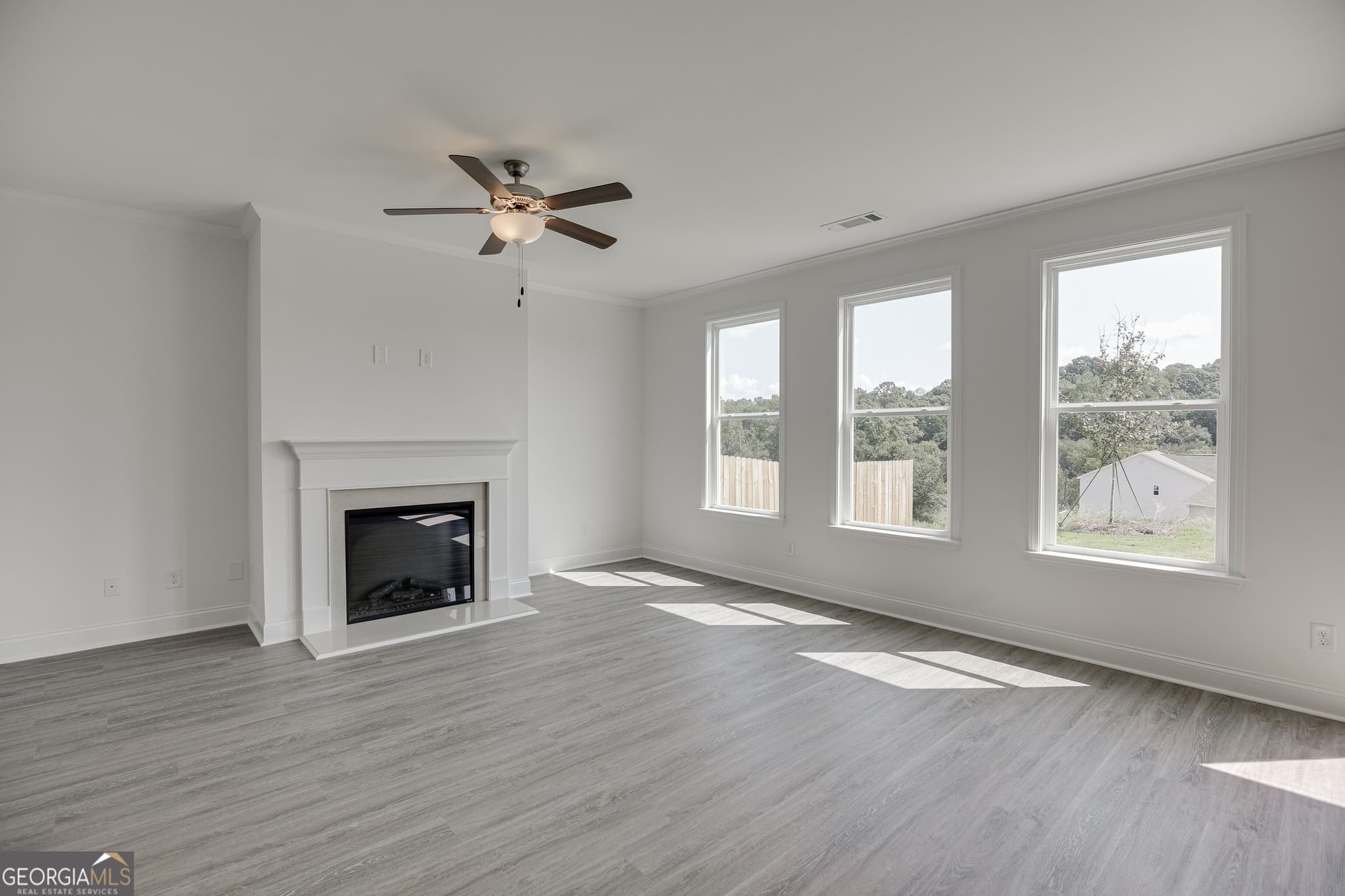 5 bedroom, 3.5 bathroom, 2,562 sq ft single family residence for rent at 7240 Millbrae Walk, Flowery Branch, GA 30542 for $2,750 a month — photo 8