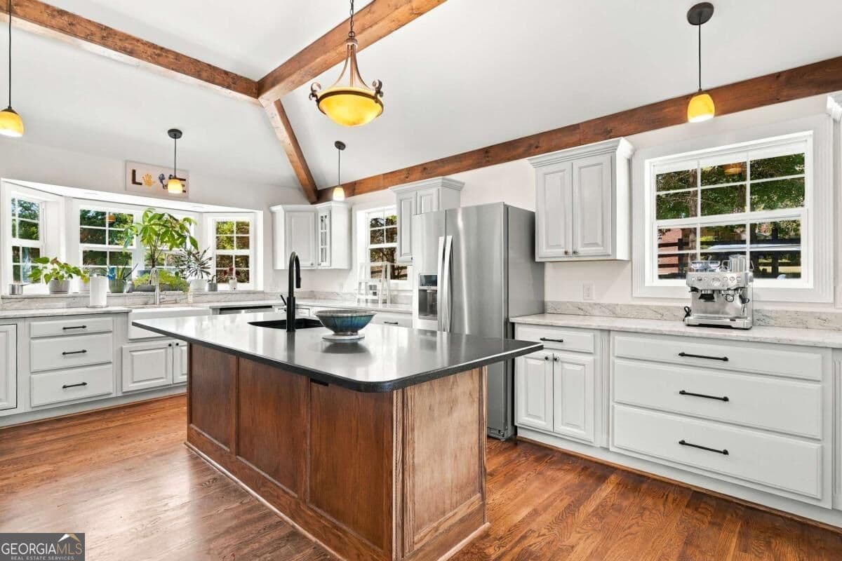3 bedroom, 2 bathroom, 2,318 sq ft single family residence for sale at 110 Spruce Pine Street, Tate, GA 30177 — photo 6