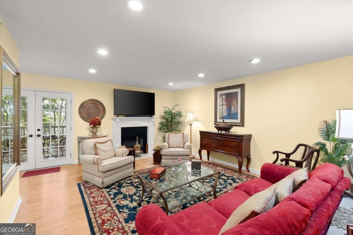 2 bedroom, 2 bathroom, 1,384 sq ft condominium for sale at 3062 Westwood Way, Alpharetta, GA 30004 — photo 3