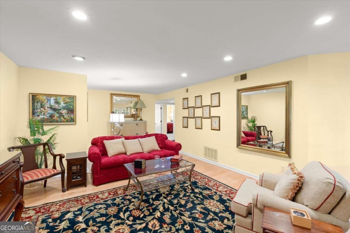 2 bedroom, 2 bathroom, 1,384 sq ft condominium for sale at 3062 Westwood Way, Alpharetta, GA 30004 — photo 5