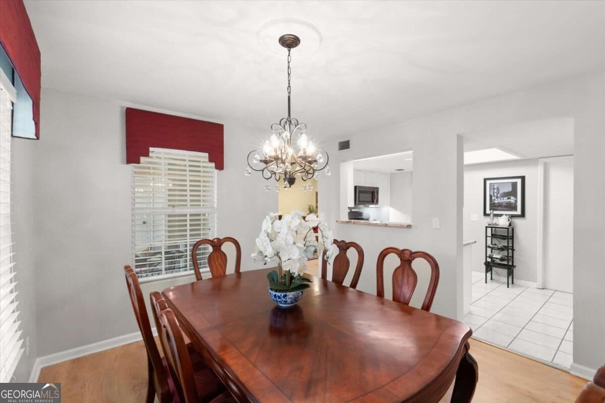 2 bedroom, 2 bathroom, 1,384 sq ft condominium for sale at 3062 Westwood Way, Alpharetta, GA 30004 — photo 9