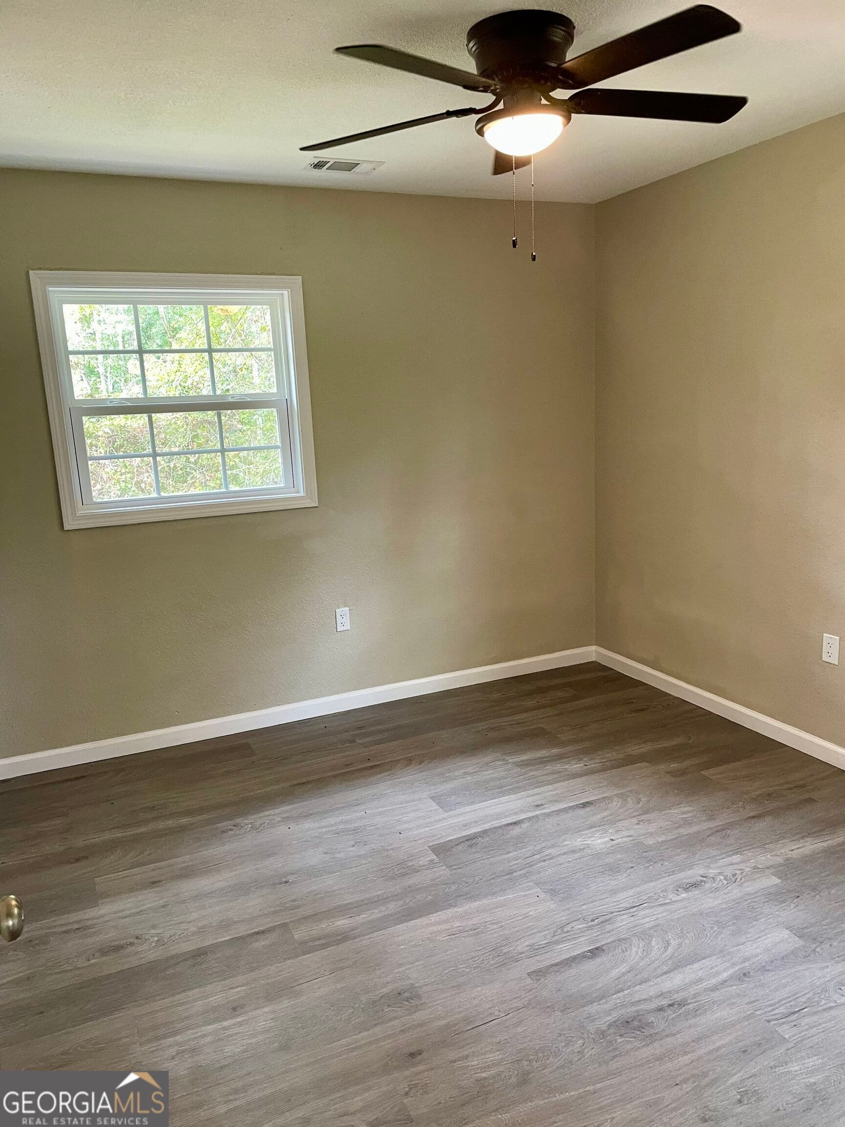3 bedroom, 1.5 bathroom, 1,248 sq ft single family residence for sale at 1109 5th Avenue, Vidalia, GA 30474 — photo 6