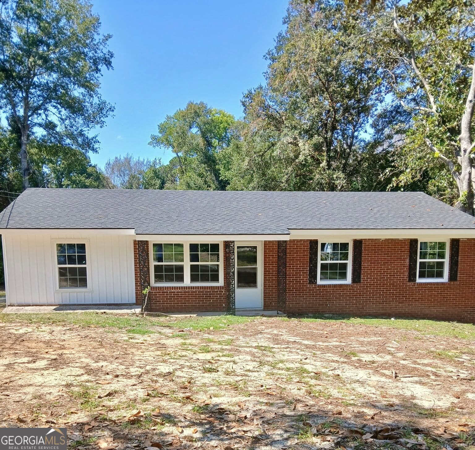 3 bedroom, 1.5 bathroom, 1,248 sq ft single family residence for sale at 1109 5th Avenue, Vidalia, GA 30474
