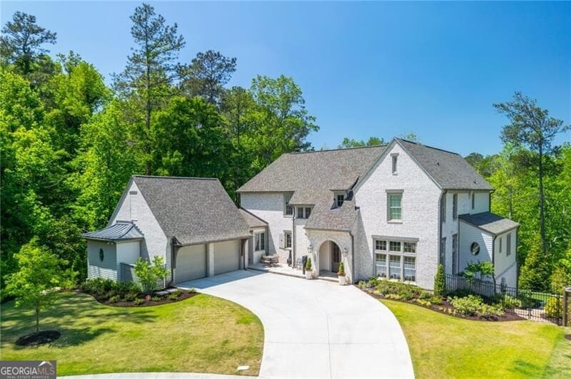 6 bedroom, 6.5 bathroom, 6,483 sq ft single family residence sold at 355 Roswell Farms Drive, Roswell, GA 30075