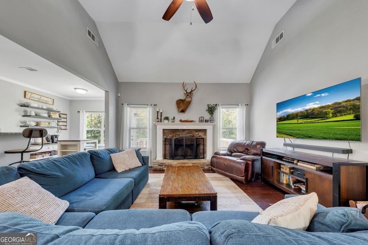 4 bedroom, 3 bathroom, 2,291 sq ft single family residence under contract at 810 Flatbottom Road, Ball Ground, GA 30107 — photo 7