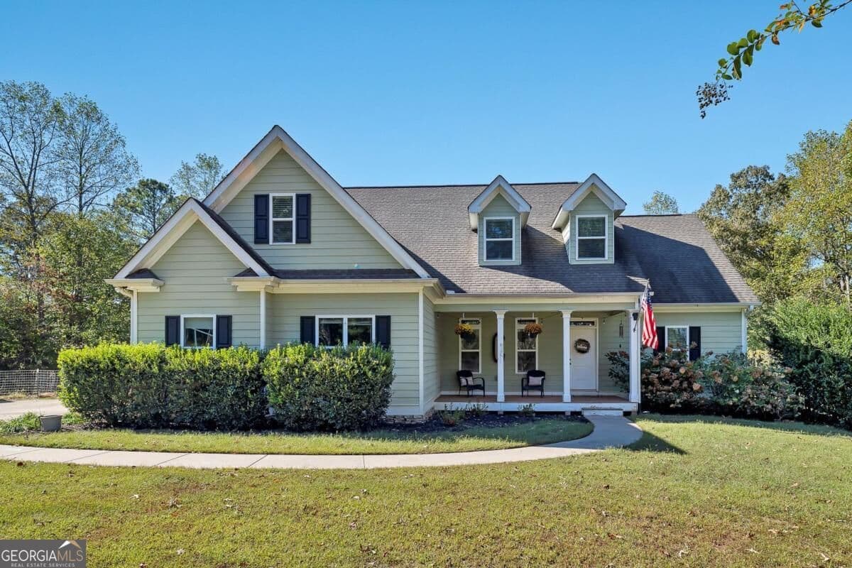 4 bedroom, 3 bathroom, 2,291 sq ft single family residence under contract at 810 Flatbottom Road, Ball Ground, GA 30107 — photo 1 of 49