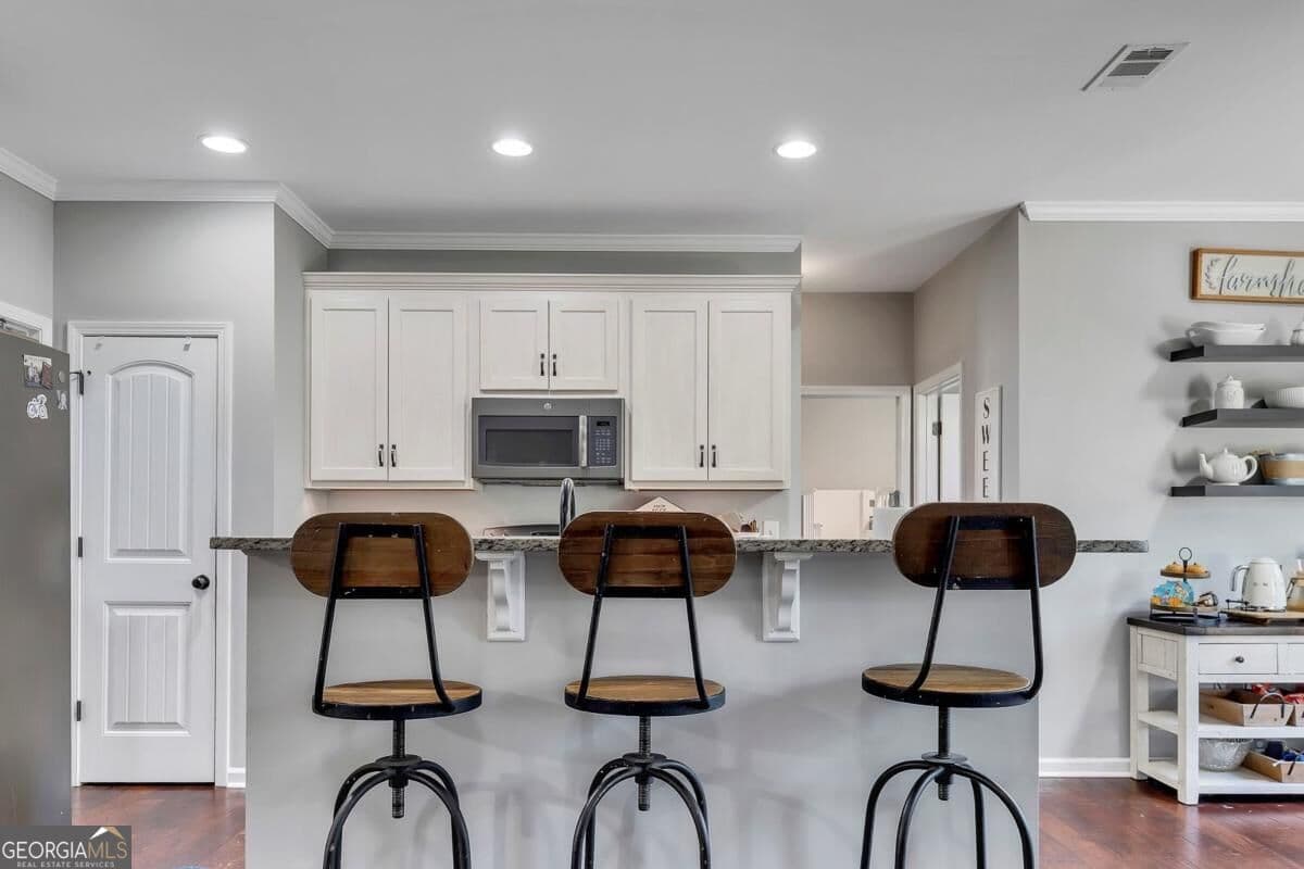 4 bedroom, 3 bathroom, 2,291 sq ft single family residence under contract at 810 Flatbottom Road, Ball Ground, GA 30107 — photo 10