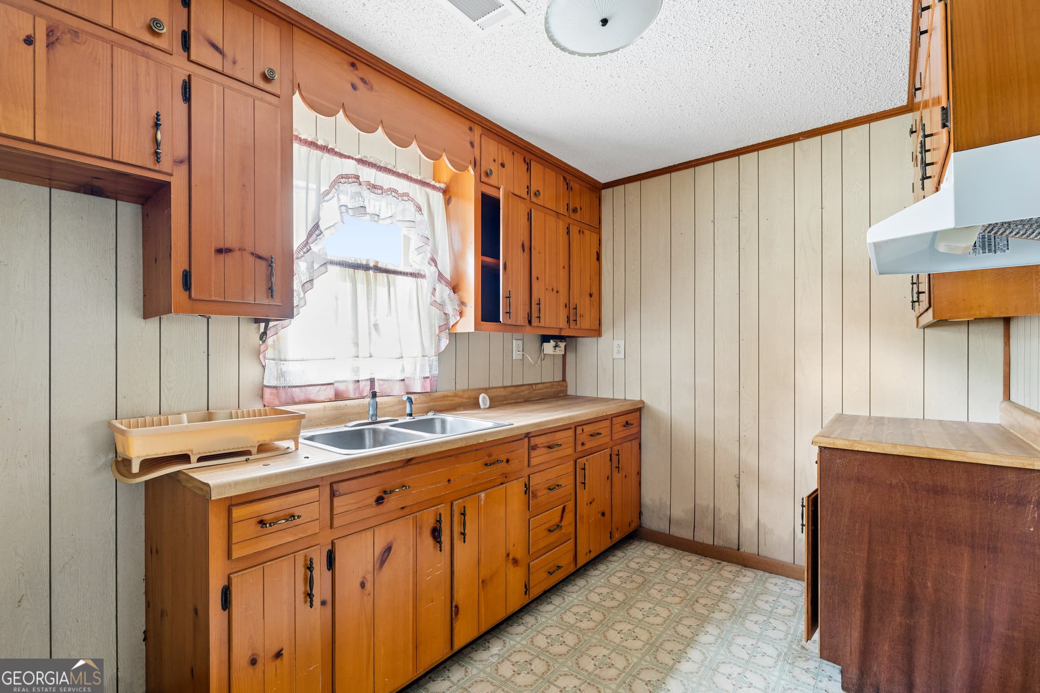 2 bedroom, 1 bathroom, 816 sq ft single family residence under contract at 157 Patterson Road, Baxley, GA 31513 — photo 6